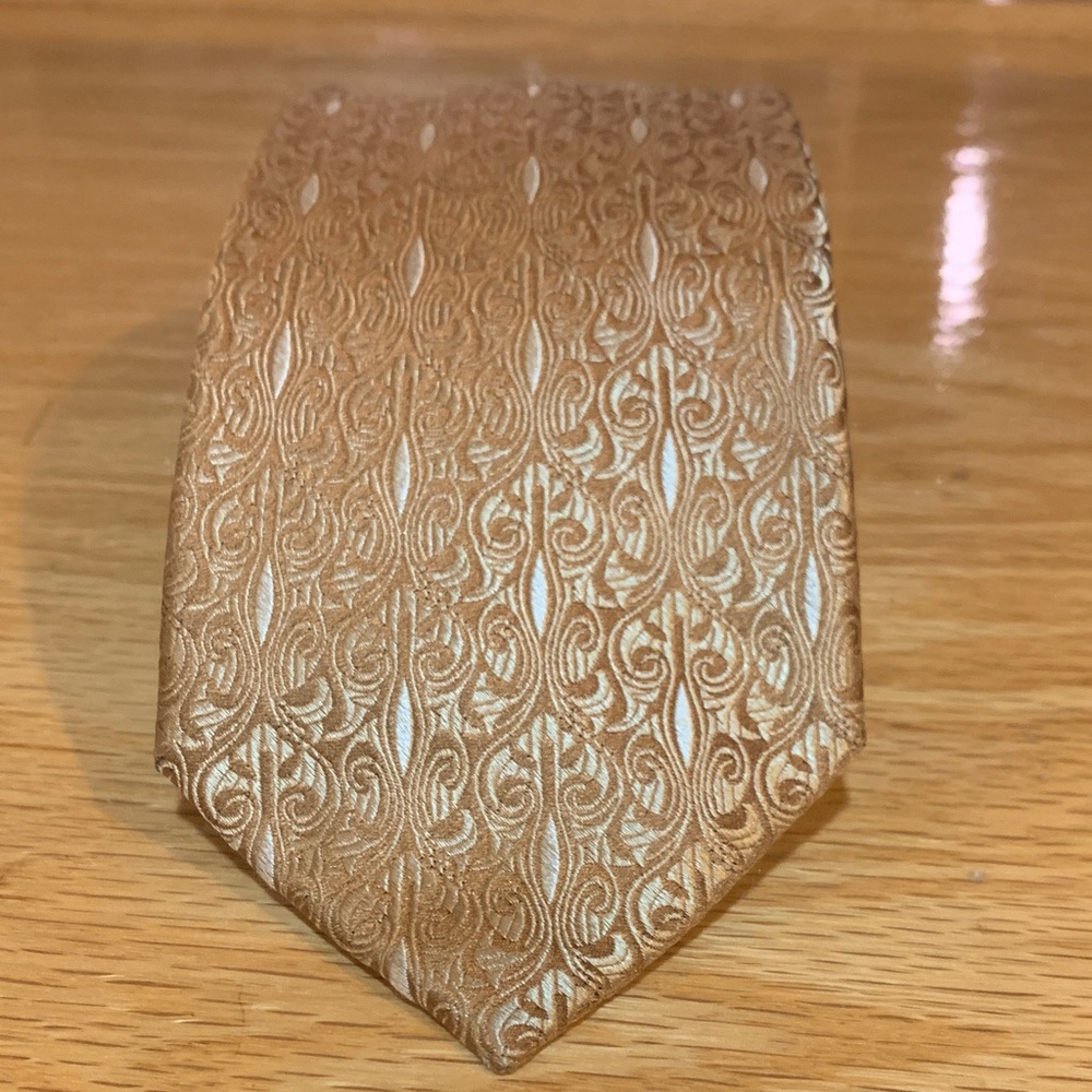 Luxurious Gold Paisley Men's Tie